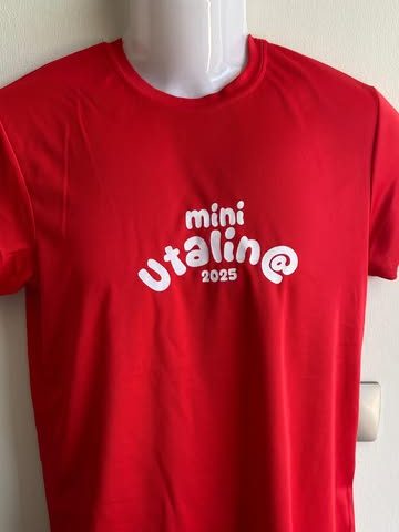 Polera deportiva estampada para evento